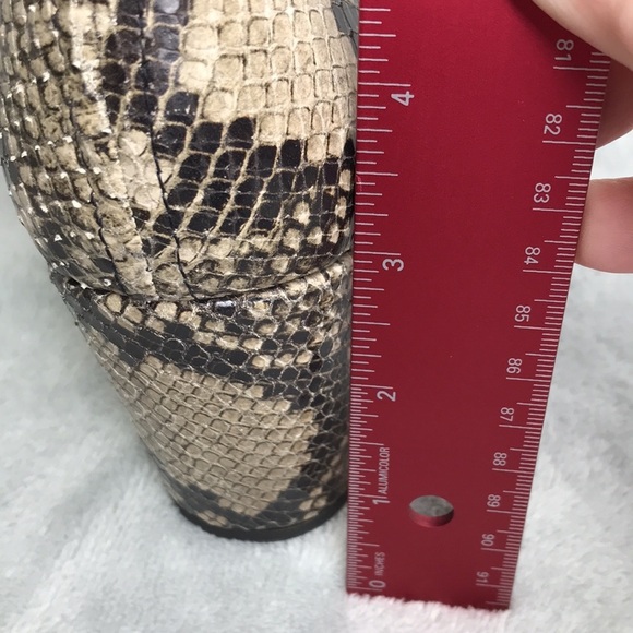 NewbarK Embossed Leather Animal Print Boots Women's Size: 9 - Picture 14 of 14